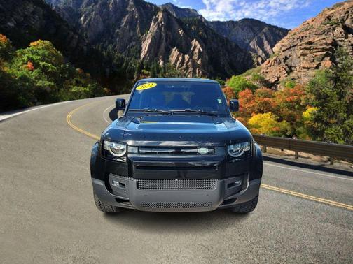 2022 Land Rover Defender 110 SE