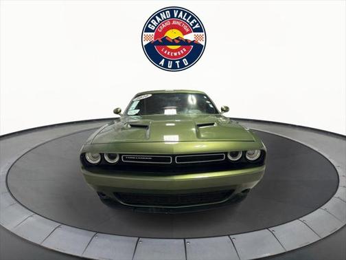 2020 Dodge Challenger SXT