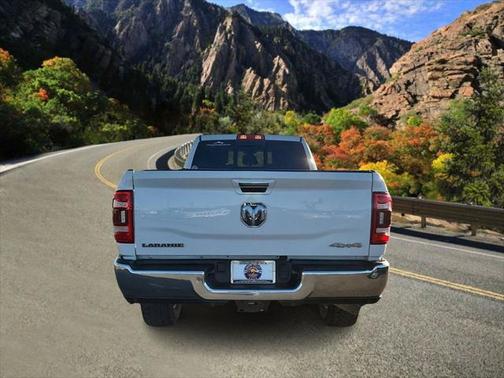 2022 RAM 2500 Laramie Crew Cab 4x4 8' Box