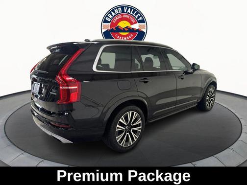 2020 Volvo XC90 T6 Momentum