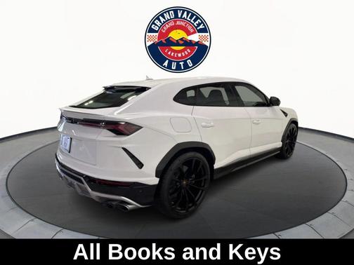 Bianco Icarus Metallic 2019 Lamborghini Urus Base