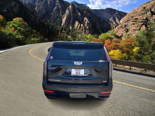 2023 Cadillac Escalade Sport
