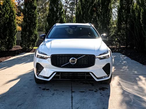 2025 Volvo XC60 Plus