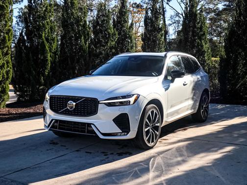 2025 Volvo XC60 Plus