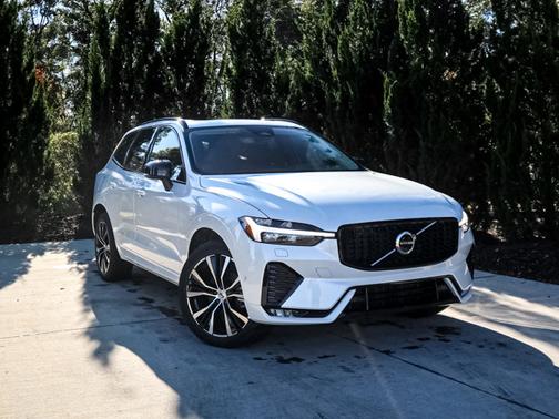 2025 Volvo XC60 Plus