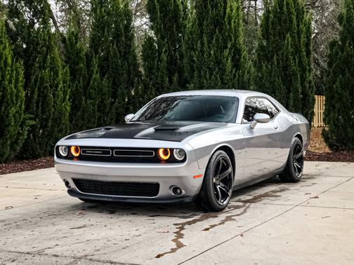2015 Dodge Challenger SXT Plus