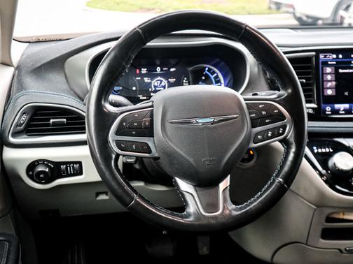 2021 Chrysler Pacifica Hybrid Touring L