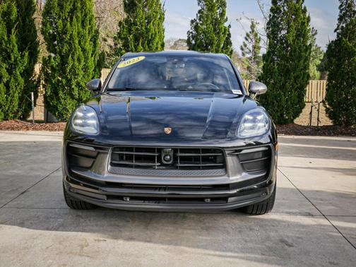 2023 Porsche Macan T