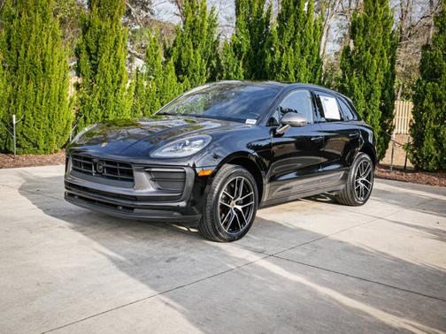 2023 Porsche Macan T