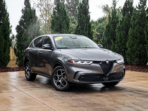 2025 Alfa Romeo Tonale Base