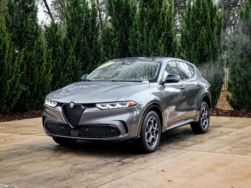 2025 Alfa Romeo Tonale Base