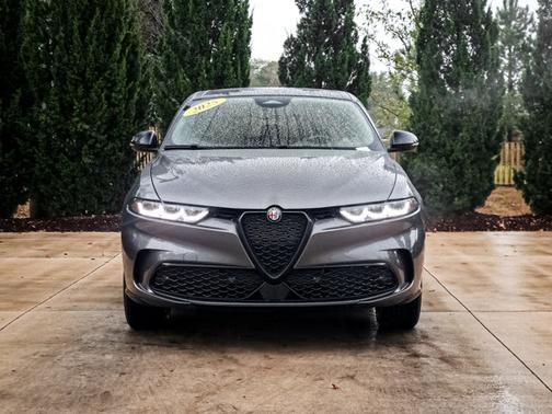 2025 Alfa Romeo Tonale Base