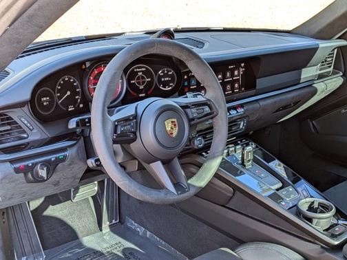 2024 Porsche 911 Carrera 4 GTS
