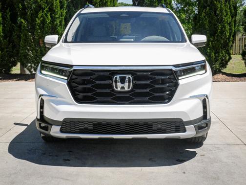 Platinum White Pearl 2025 Honda Pilot Touring+