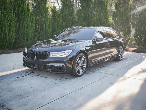2019 BMW 750 i