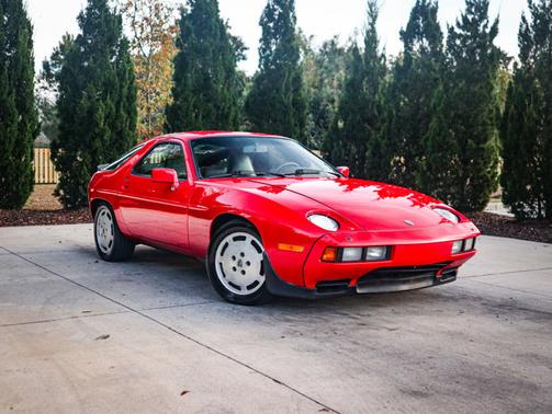 1985 Porsche 928 