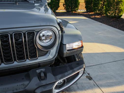 2024 Jeep Gladiator Sport S