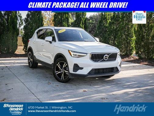 2025 Volvo XC40 Core Bright Theme