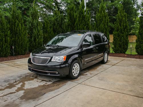 2016 Chrysler Town & Country Touring