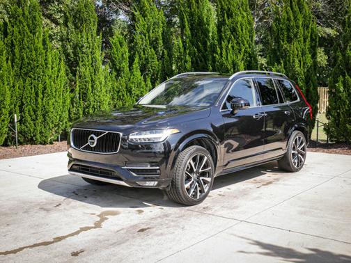 2019 Volvo XC90 T6 Momentum