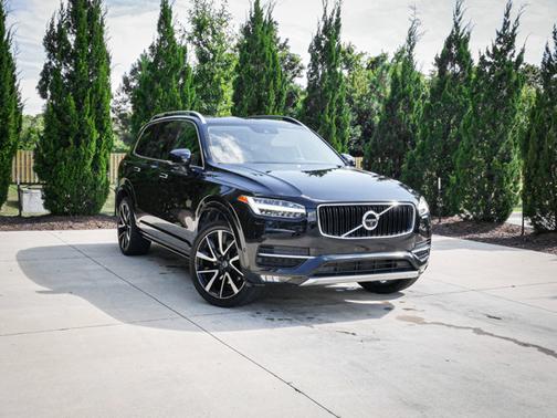 2019 Volvo XC90 T6 Momentum