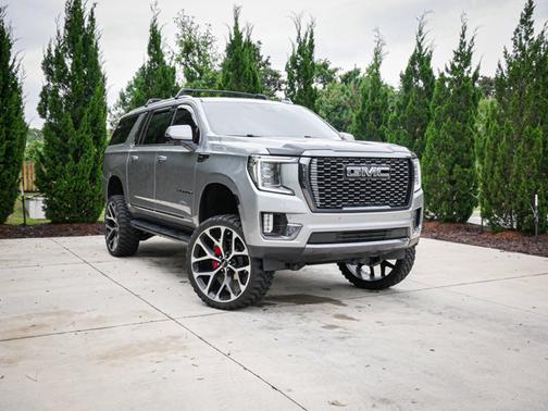 2023 GMC Yukon XL SLT