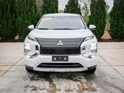2022 Mitsubishi Outlander SE