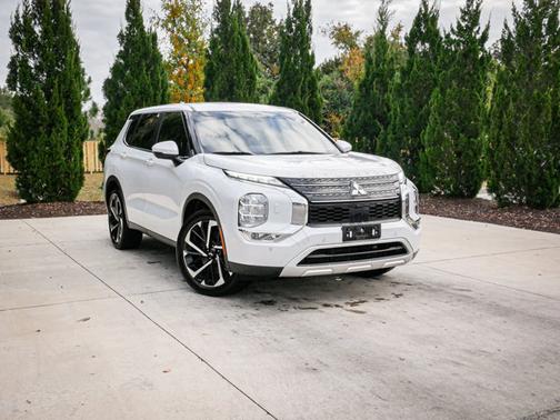 2022 Mitsubishi Outlander SE