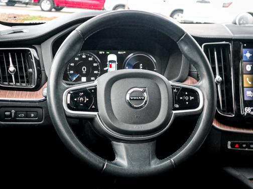 2019 Volvo XC60 Recharge Plug-In Hybrid T8 Inscription
