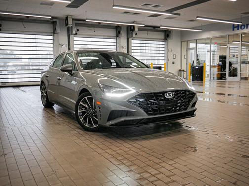 2022 Hyundai SONATA Limited