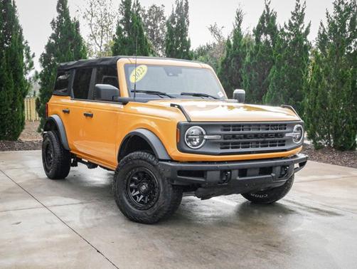 2022 Ford Bronco Base