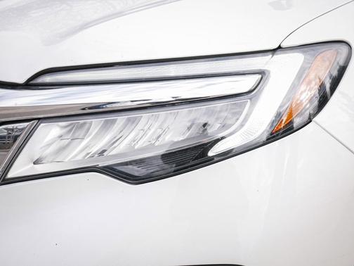 2021 Honda Pilot Touring 8-Passenger