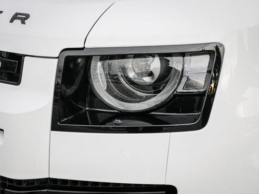 2023 Land Rover Defender X-Dynamic SE