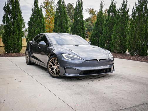 2022 Tesla Model S Plaid