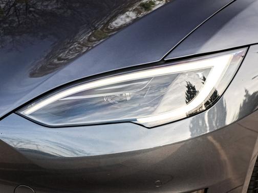 2022 Tesla Model S Plaid