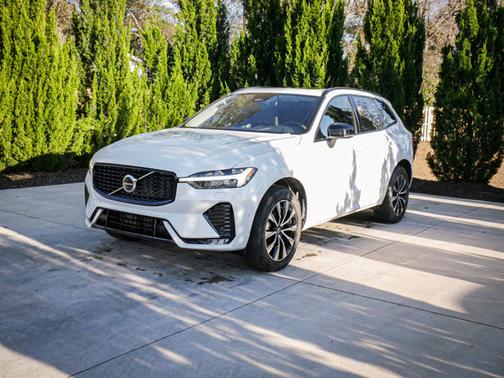 2025 Volvo XC60 Plus