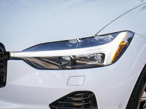 2025 Volvo XC60 Plus