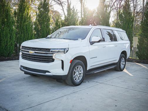 2023 Chevrolet Suburban LT