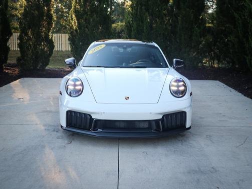 2025 Porsche 911 Carrera 4 GTS