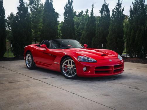 2005 Dodge Viper SRT10