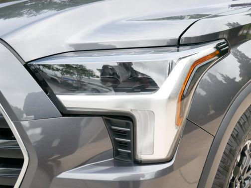 2023 Toyota Sequoia SR5