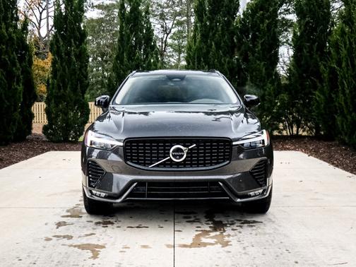 2025 Volvo XC60 Plus
