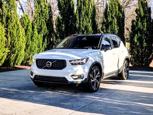 2021 Volvo XC40 R-Design