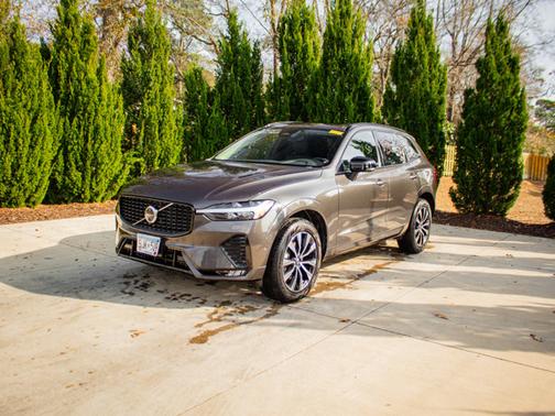 2025 Volvo XC60 Plus