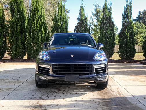 2015 Porsche Cayenne Turbo