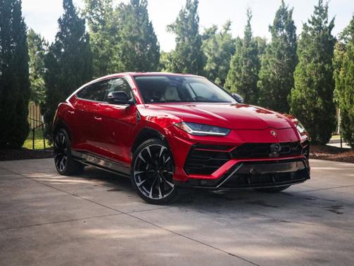 2022 Lamborghini Urus Graphite Capsule
