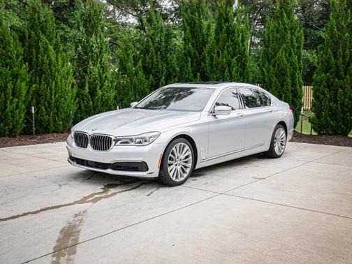 2019 BMW 750 i