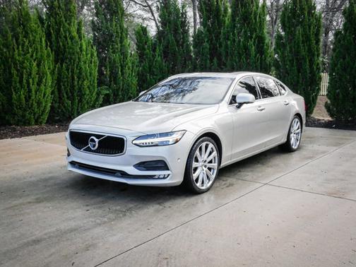 2018 Volvo S90 T5 Momentum