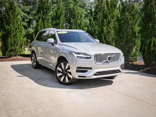 2024 Volvo XC90 Recharge Plug-In Hybrid Ultimate Bright Theme