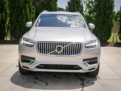 2024 Volvo XC90 Recharge Plug-In Hybrid Ultimate Bright Theme